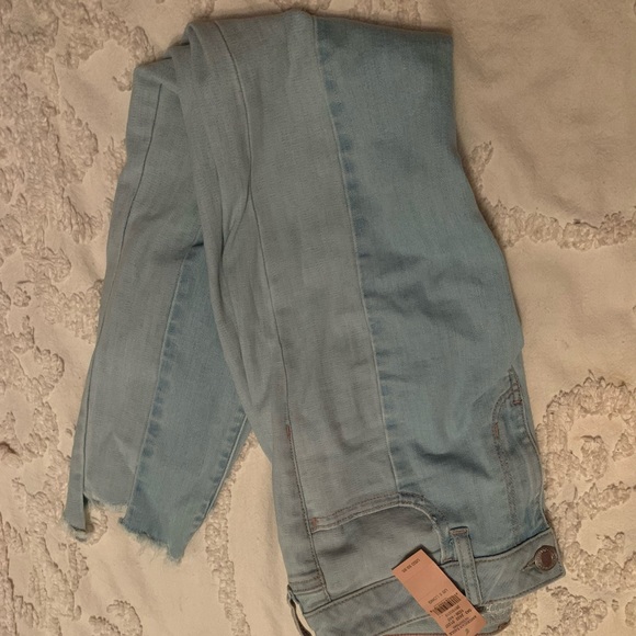 American Eagle cropped jeans - Picture 2 of 2